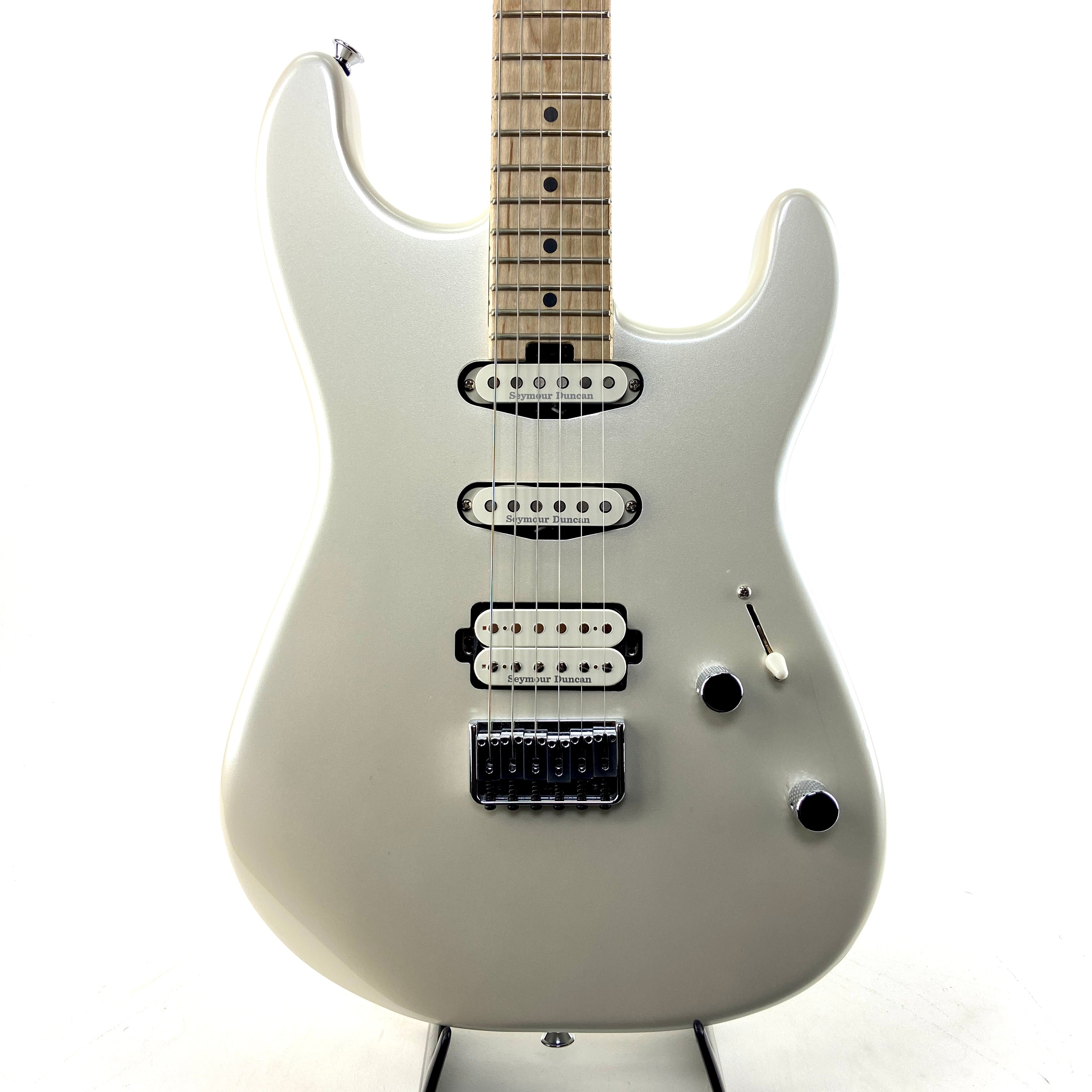 PRE-OWNED CHARVEL PRO-MOD SAN DIMAS STYLE 1 HSS HT E SASSAFRAS ELECTRIC - PLATINUM PEARL