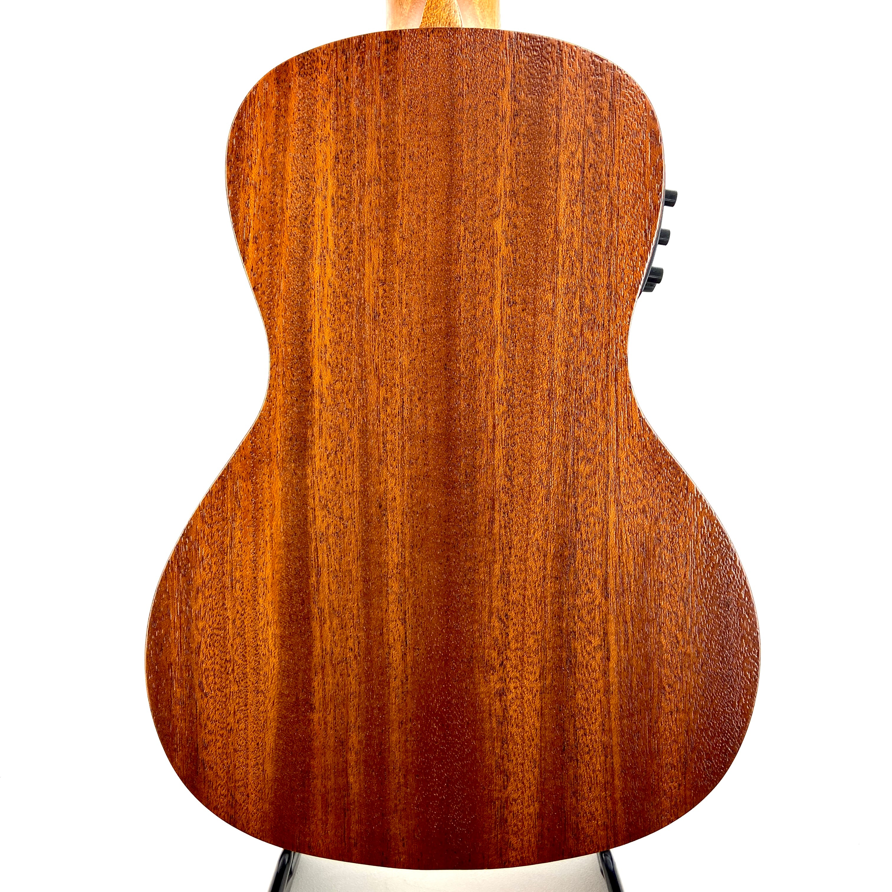 ISLANDER MC-4 EQ A/E CONCERT UKEULELE