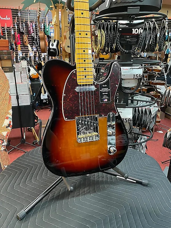 FENDER AMERICAN PROFESSIONAL II TELECASTER 3 COLOR SUNBURST