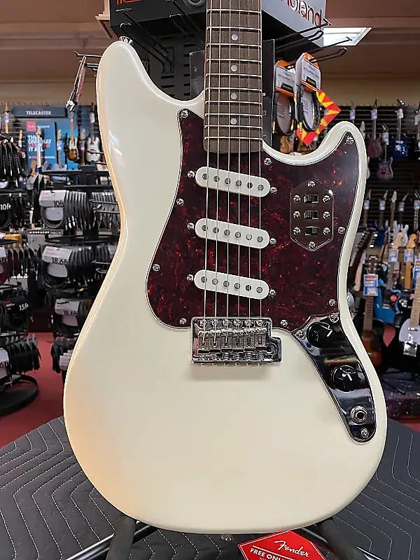 SQUIER PARANORMAL CYCLONE-PEARL WHITE