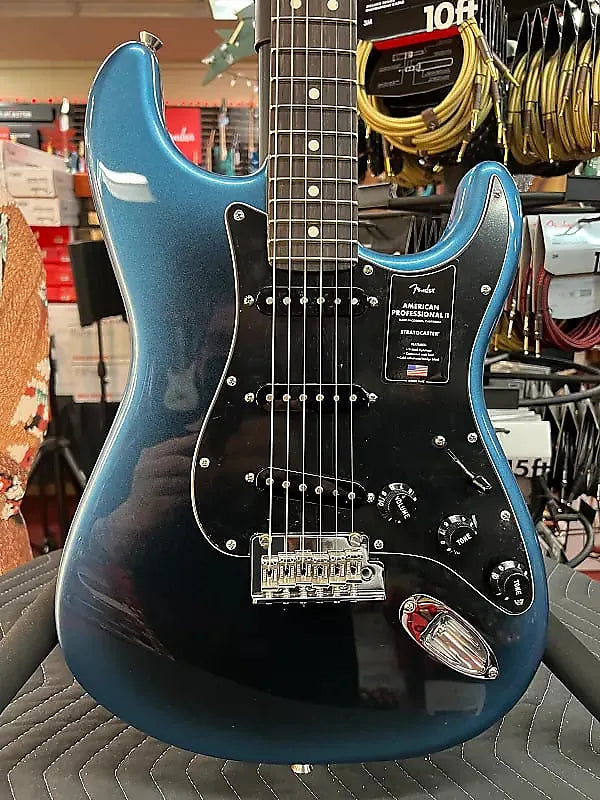 FENDER AMERICAN PROFESSIONAL II STRATOCASTER DARK NIGHT