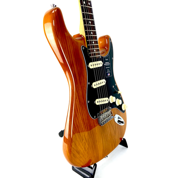 FENDER AMERICAN PROFESSIONAL II STRATOCASTER-ROASTED PINE