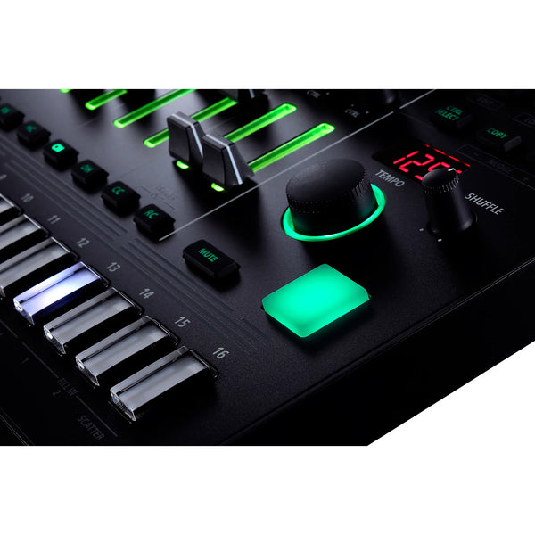 ROLAND TR-8S RHYTHM PERFORMER