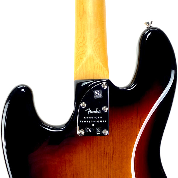 FENDER AMERICAN PROFESSIONAL II JAZZ BASS® 3 TONE SUNBURST