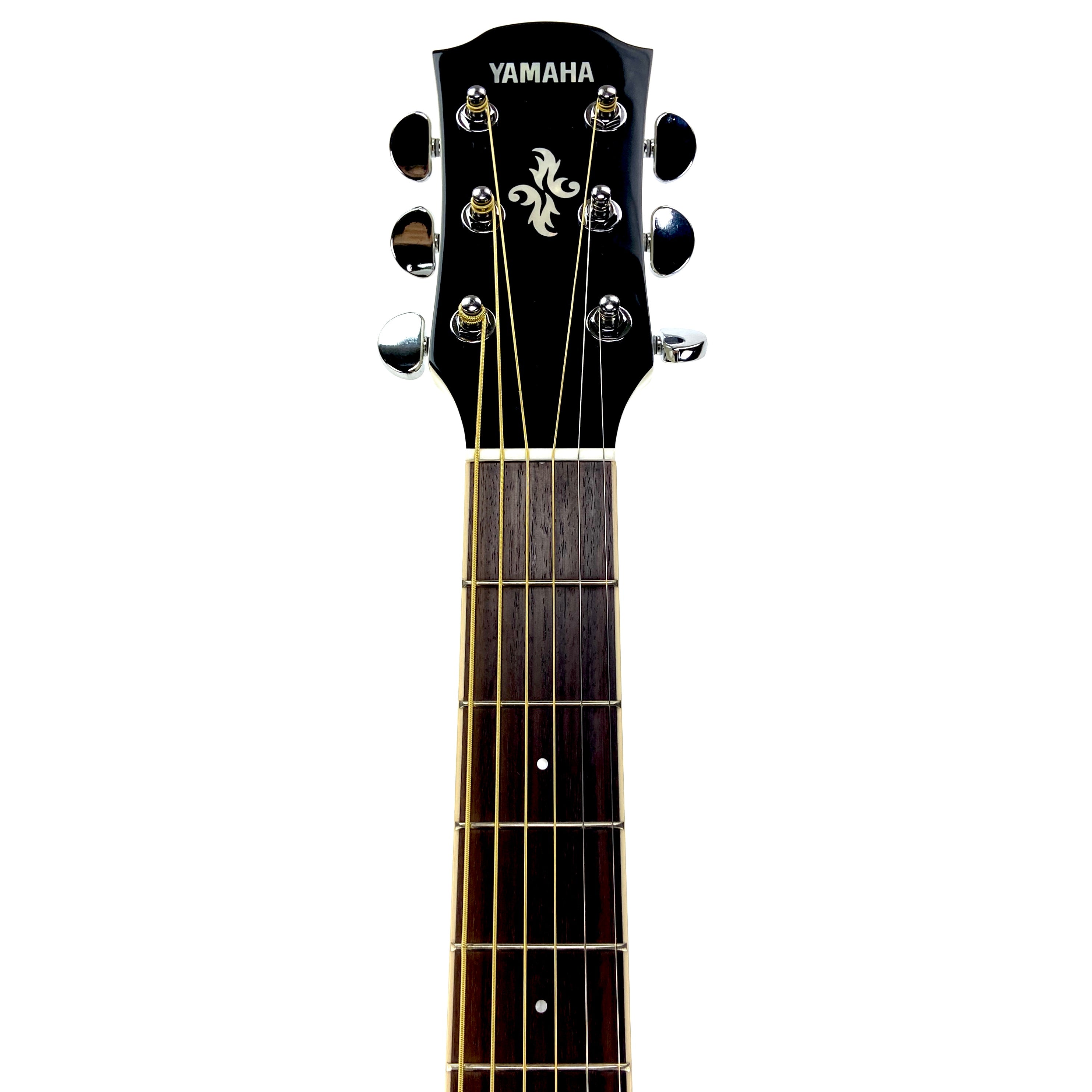 YAMAHA APX600 A/E THIN-LINE CUTAWAY VINTAGE WHITE