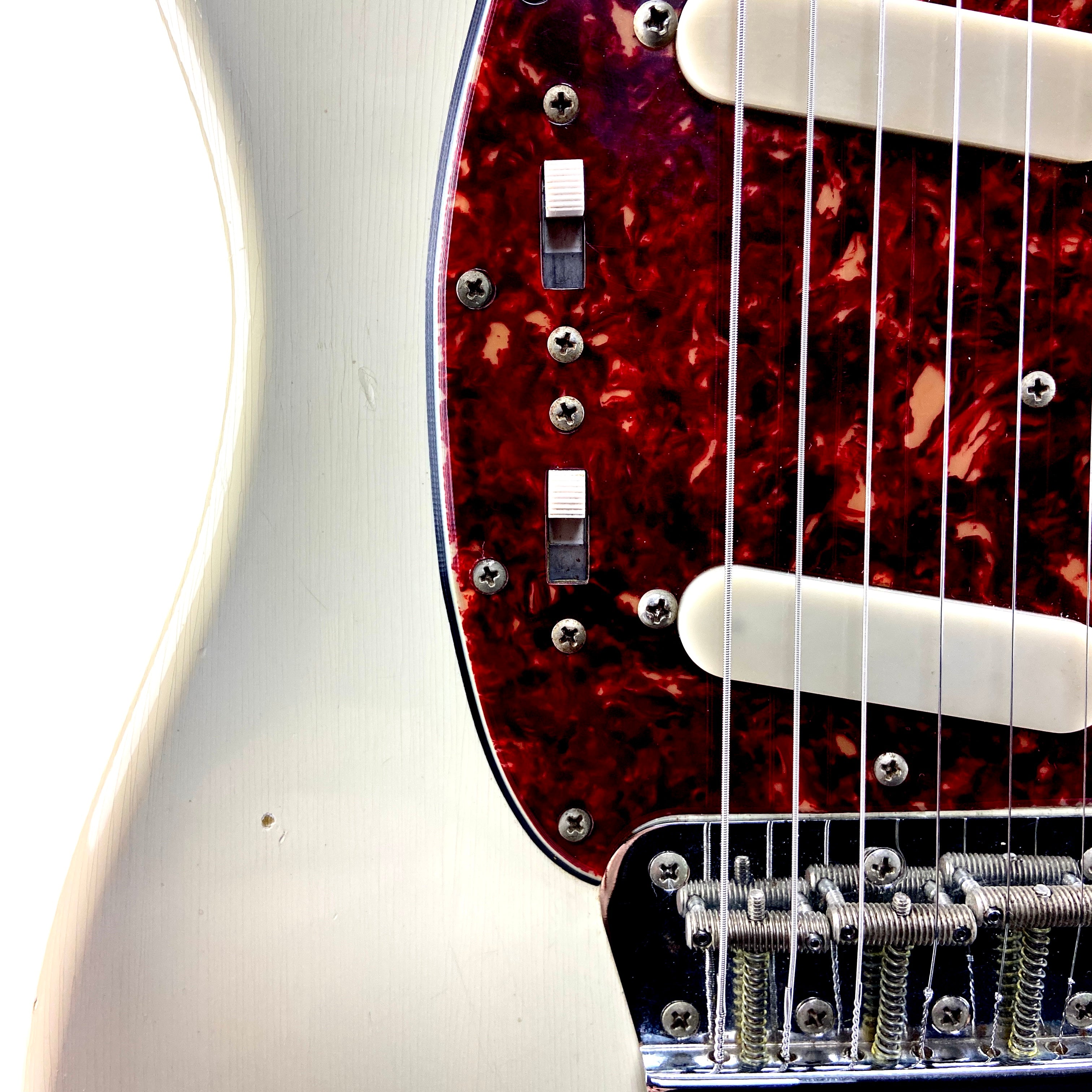VINTAGE 1965 FENDER DUO SONIC II - OLYMPIC WHITE