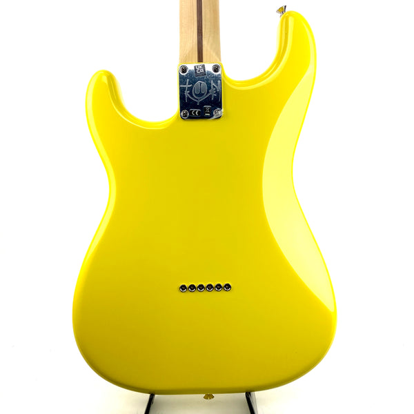 FENDER TOM DELONGE STRAT RW