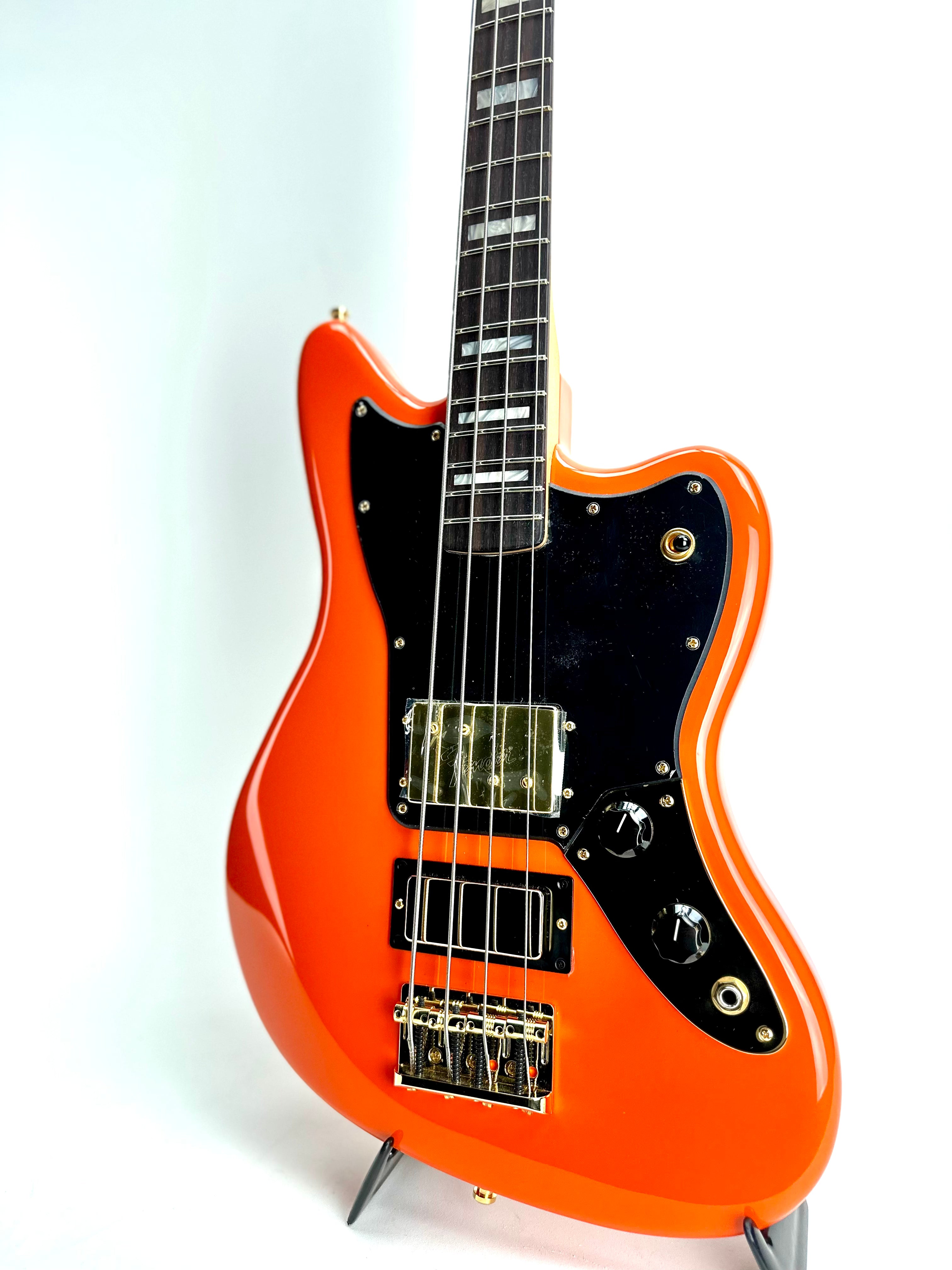 FENDER LTD MIKE KERR JAG BASS