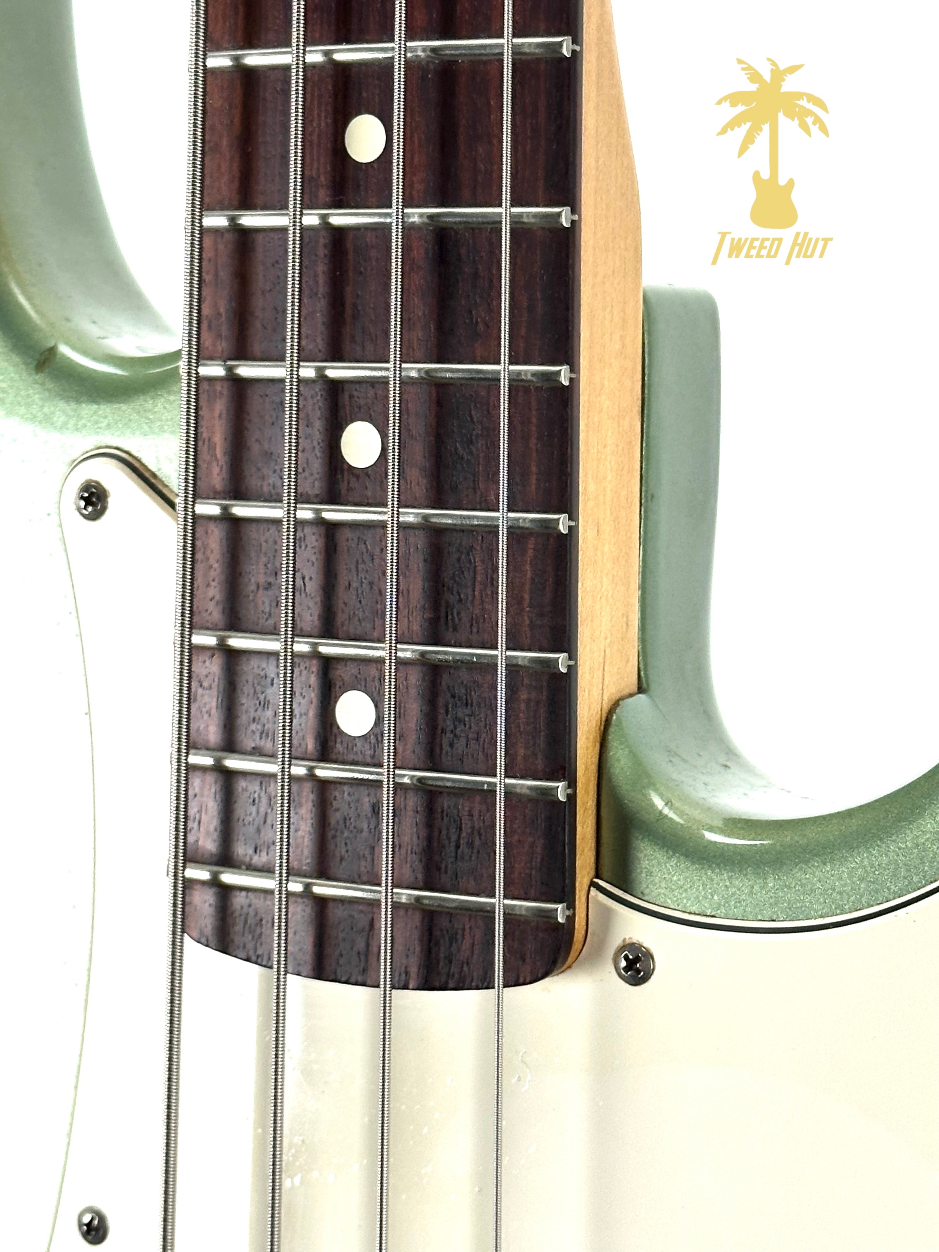 PRE-OWNED FENDER MEXICAN STANDARD P-BASS - MYSTIC SURF GREEN