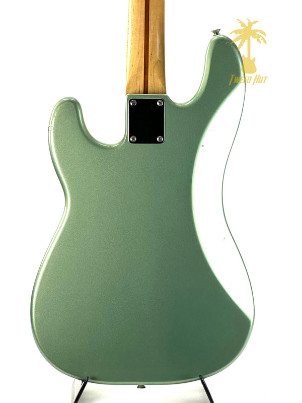 PRE-OWNED FENDER MEXICAN STANDARD P-BASS - MYSTIC SURF GREEN