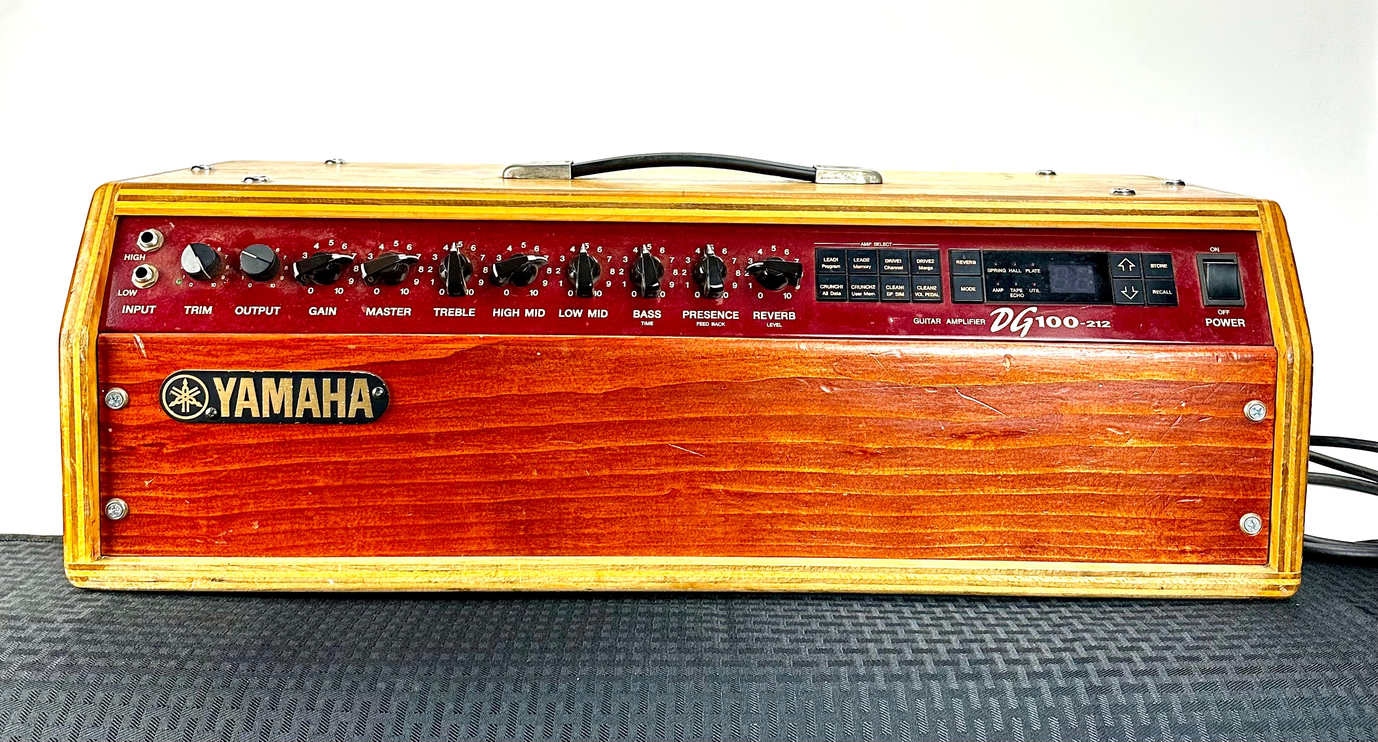 YAMAHA DG100 AMP HEAD