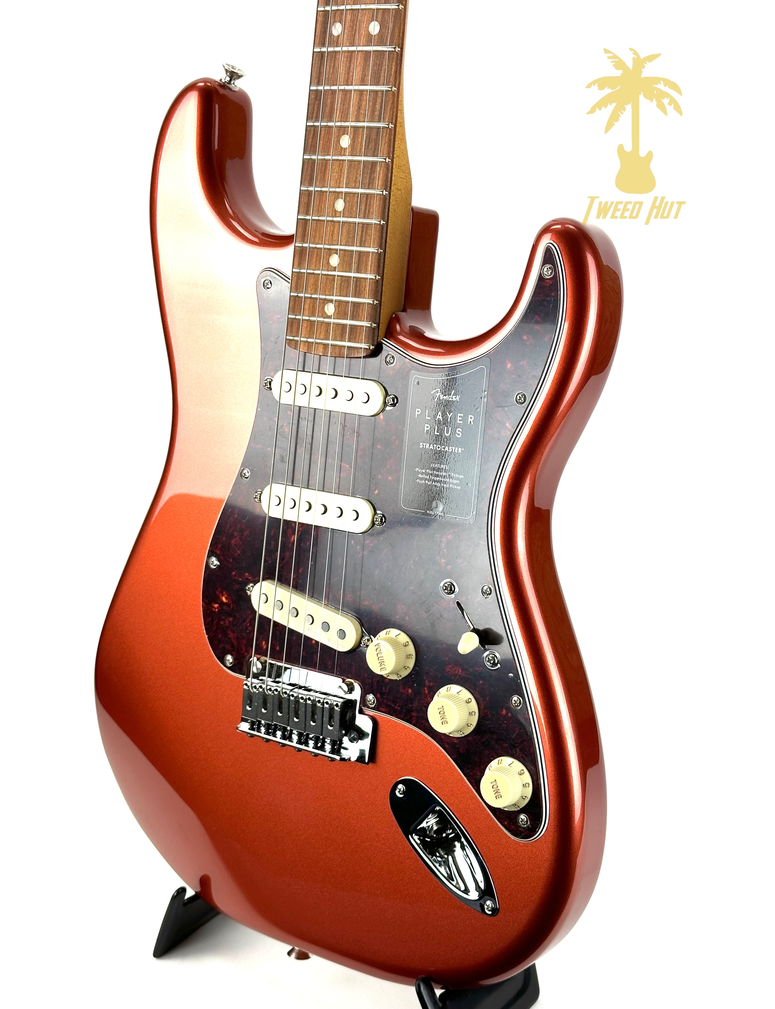 FENDER PLAYER PLUS STRATOCASTER-CANDY APPLE RED