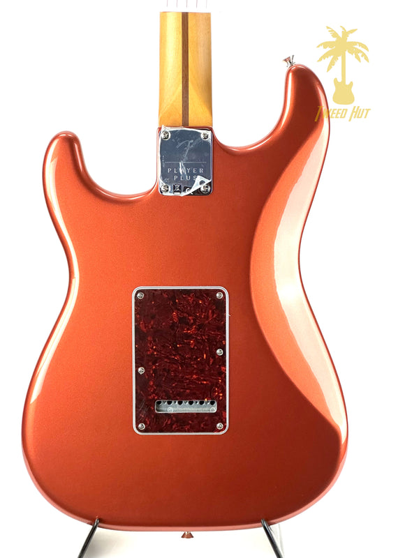 FENDER PLAYER PLUS STRATOCASTER-CANDY APPLE RED