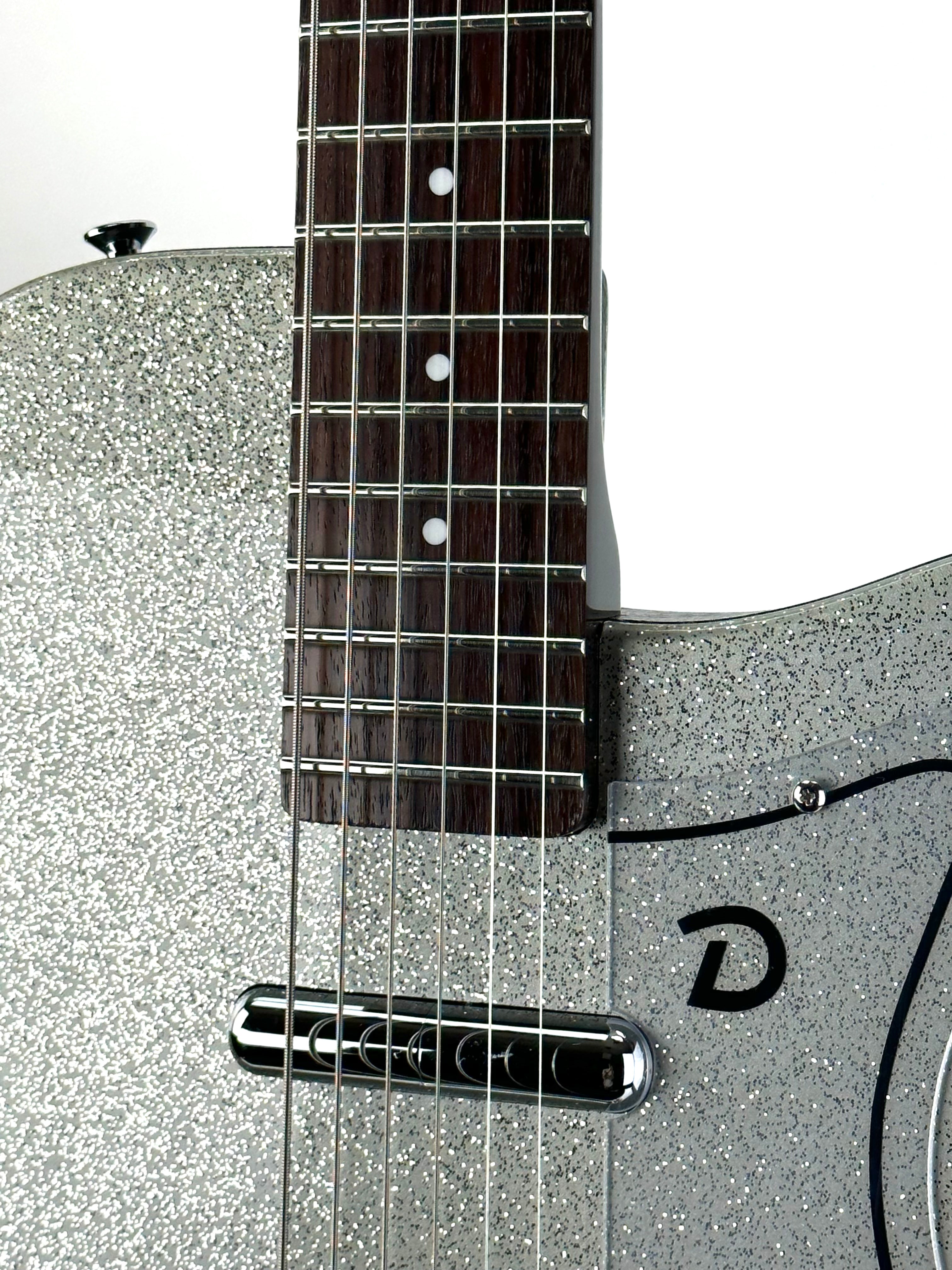 DANELECTRO 56 BARITONE - SILVER METALLIC FLAKE
