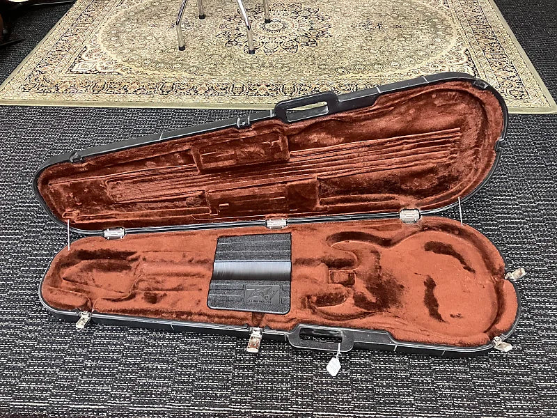PEAVEY T-40 BASS RED W/CASE