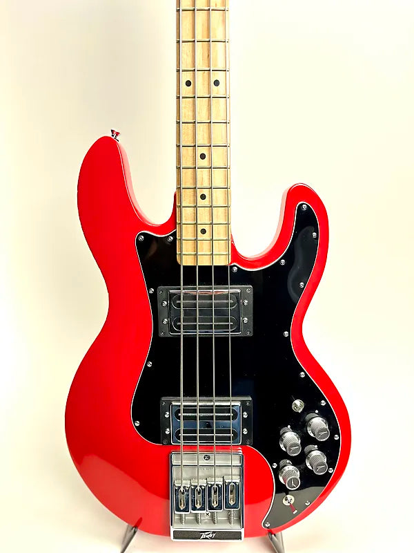 PEAVEY T-40 BASS RED W/CASE