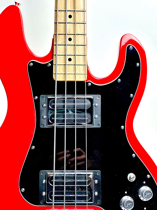 PEAVEY T-40 BASS RED W/CASE