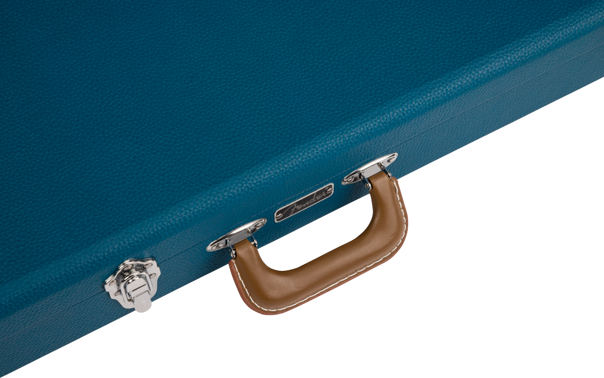 FENDER CLASSIC SERIES CASE LAKE PLACID BLUE