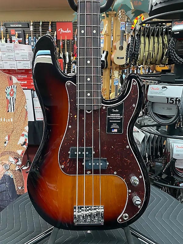 FENDER AMERICAN PROFESSIONAL II PRECISION BASS 3-COLOR SUNBURST