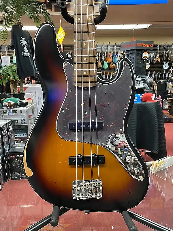 FENDER 60TH ANNIVERSARY ROAD WORN JAZZ BASS, PAU FERRO-3-COLOR SUNBURST