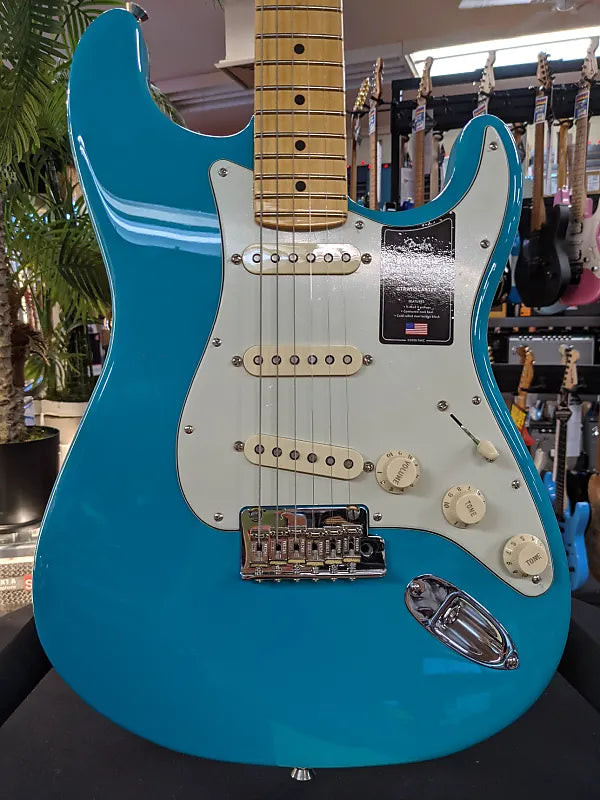 FENDER AMERICAN PROFESSIONAL II STRATOCASTER-MIAMI BLUE