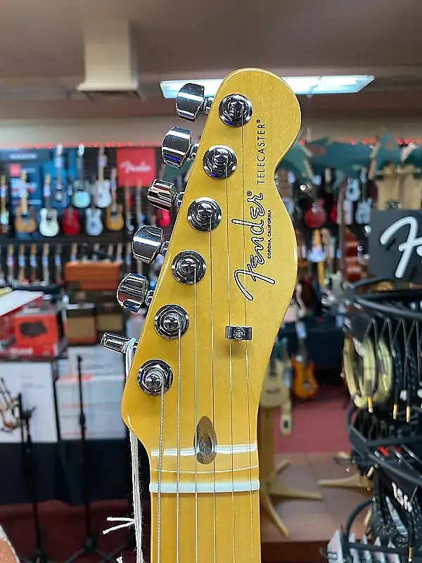 FENDER AMERICAN PROFESSIONAL II TELECASTER-3-COLOR SUNBURST