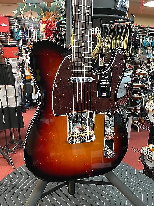 FENDER AMERICAN PROFESSIONAL II TELECASTER-3-COLOR SUNBURST