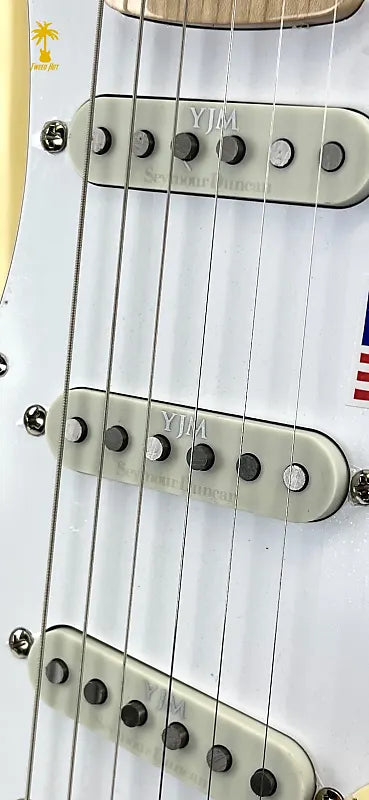 FENDER YNGWIE MALMSTEEN STRATOCASTER SCALLOPED FINGERBOARD-VINTAGE WHITE