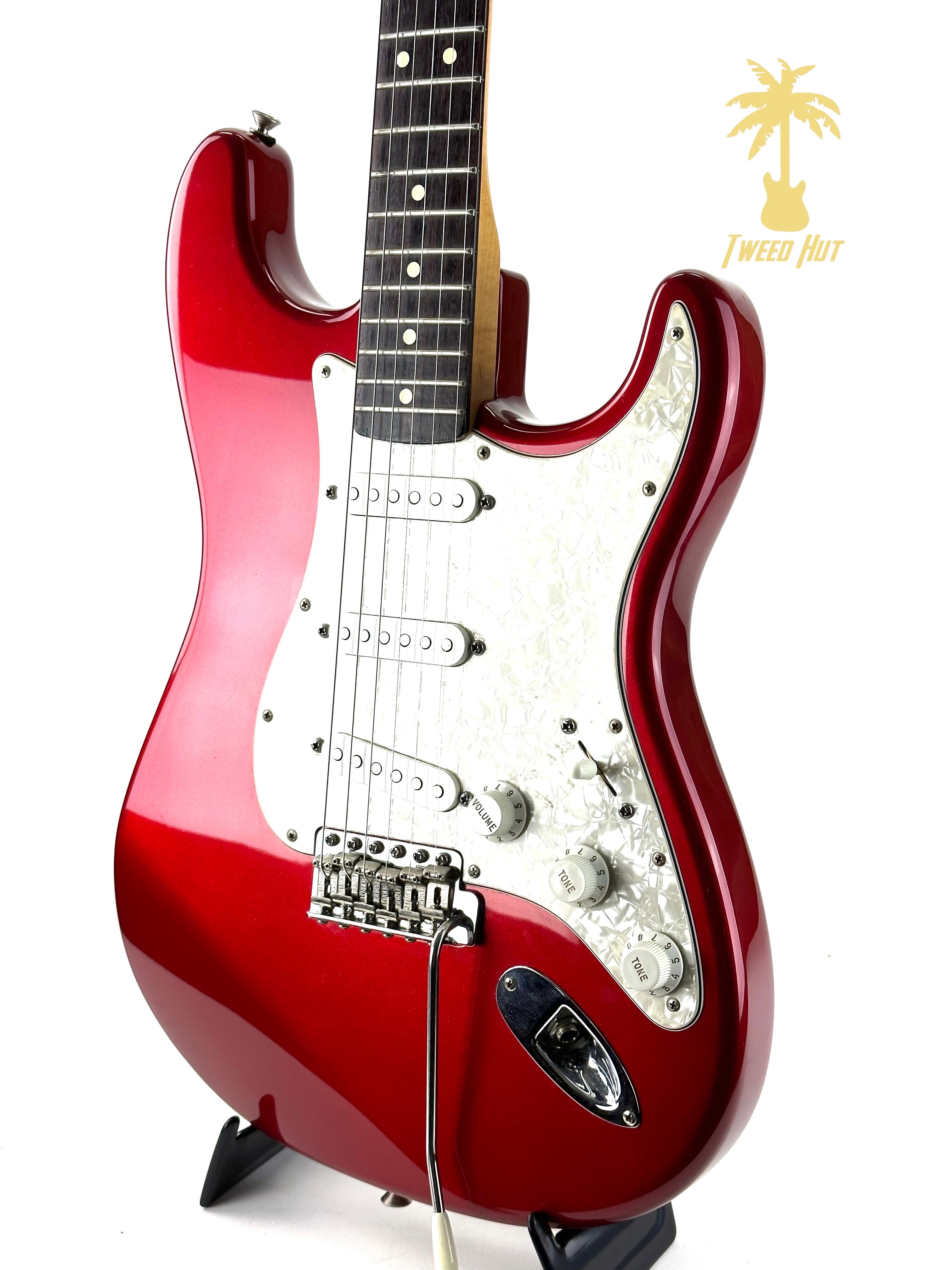 PRE-OWNED FENDER POWERHOUSE STRATOCASTER 2001 - CANDY APPLE RED