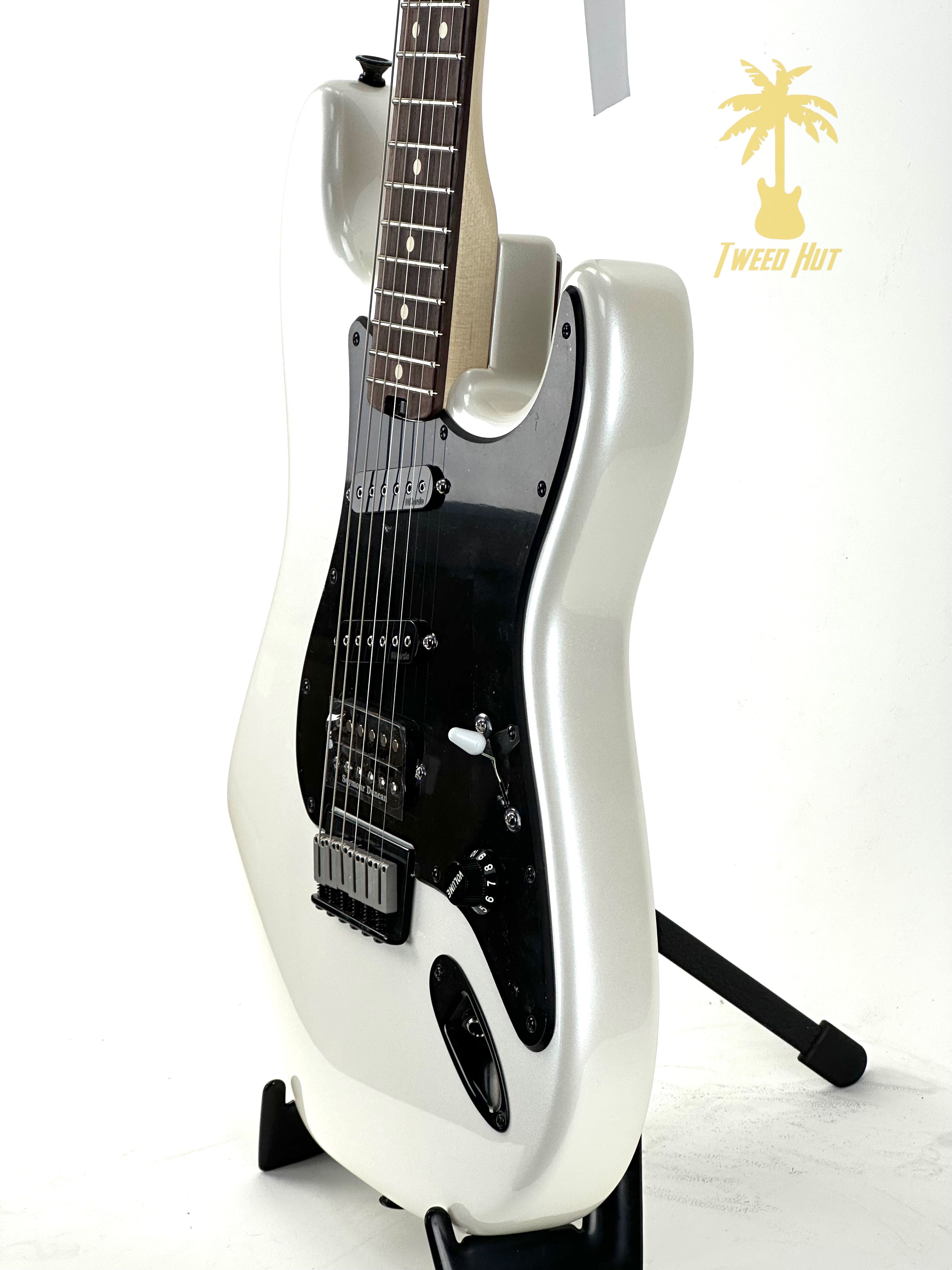 CHARVEL JAKE E LEE SIGNATURE PRO-MOD SO-CAL STYLE 1 HSS HT RW-PEARL WHITE