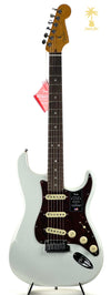 FENDER AMERICAN ULTRA STRATOCASTER ARCTIC PEARL