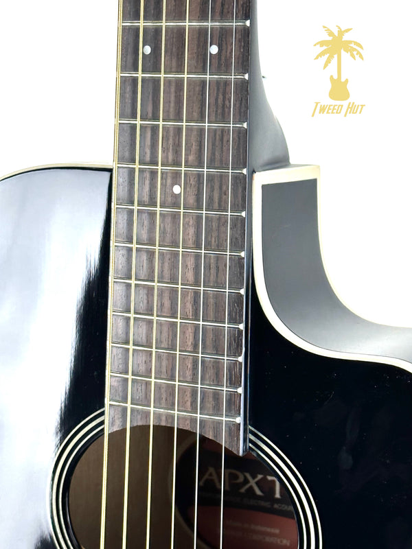 YAMAHA 3/4 THINLINE CUTAWAY ACOUSTIC/ELECTRIC BLACK
