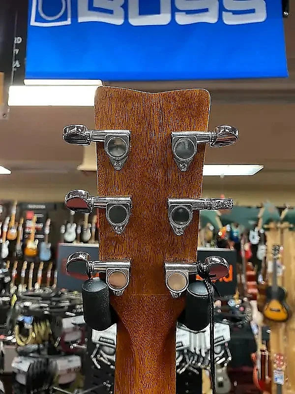 YAMAHA FG800 SOLID TOP DREAD NATURAL
