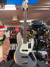 FENDER PLAYER JAZZ BASS SILVER