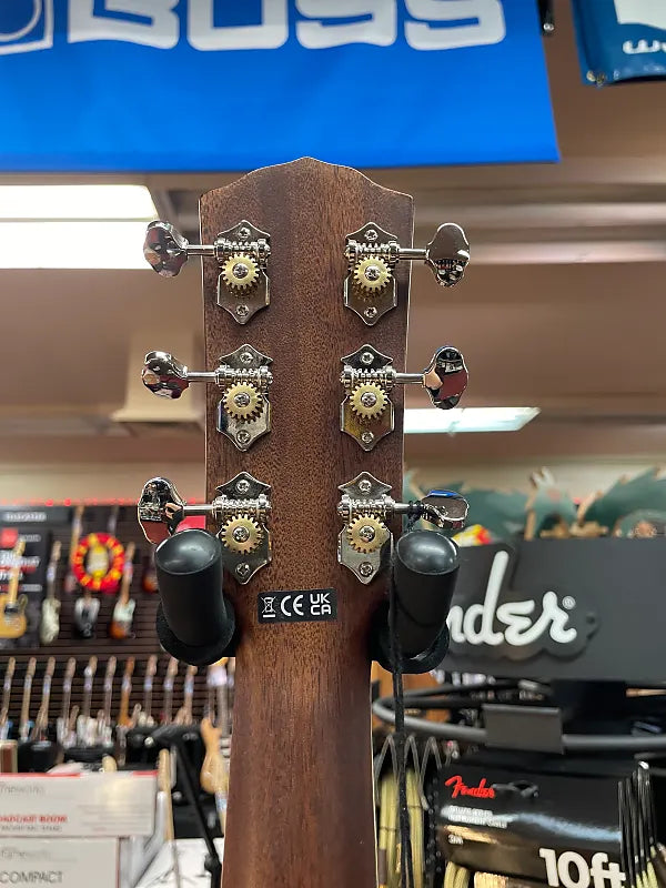 FENDER PARAMOUNT PD-220E DREADNOUGHT