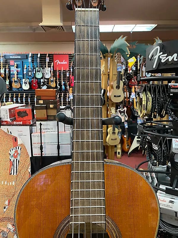 PRE-OWNED ARIA A30S CLASSICAL GUITAR