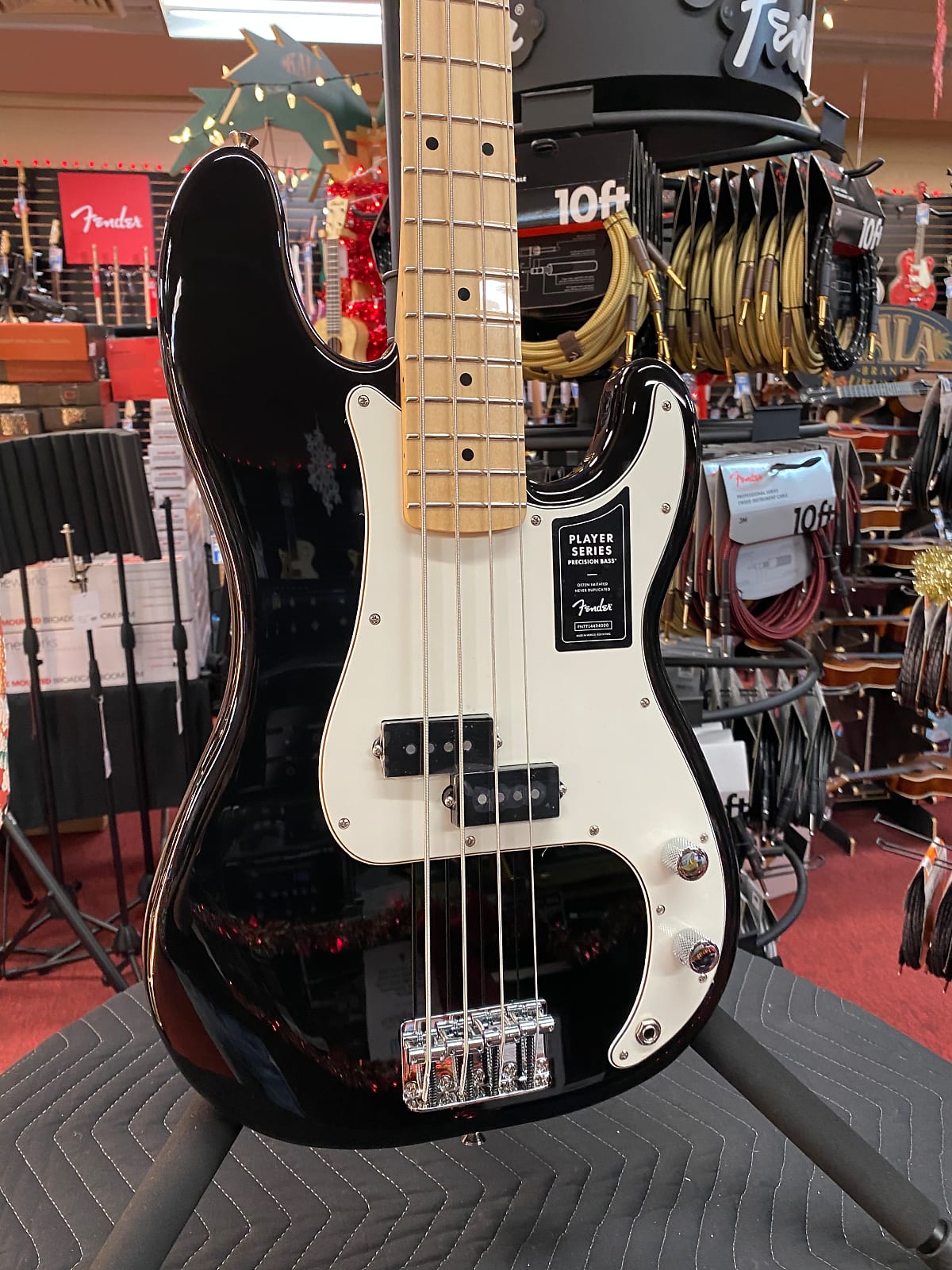 FENDER PLAYER PRECISION BASS MAPLE NECK BLACK