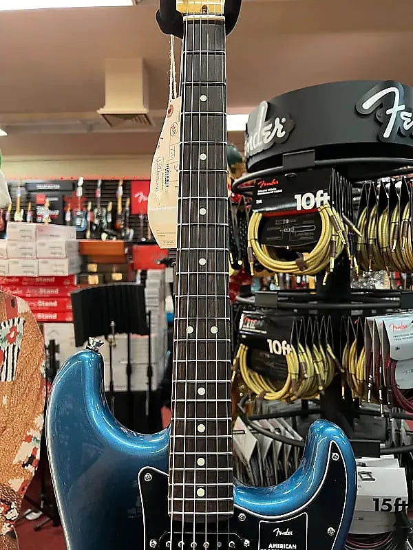 FENDER AMERICAN PROFESSIONAL II STRATOCASTER-DARK NIGHT