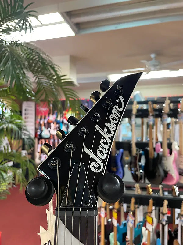 JACKSON JS SERIES DINKY ARCH TOP JS32Q DKA HT-TRANSPARENT BLACK BURST