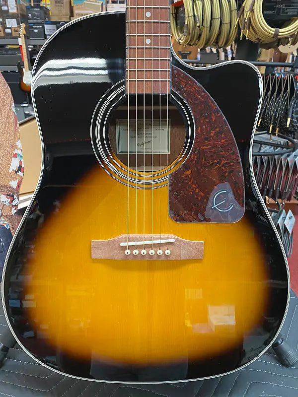 EPIPHONE J-15 ACOUSTIC ELECTRIC VINTAGE SUNBURST WITH CASE