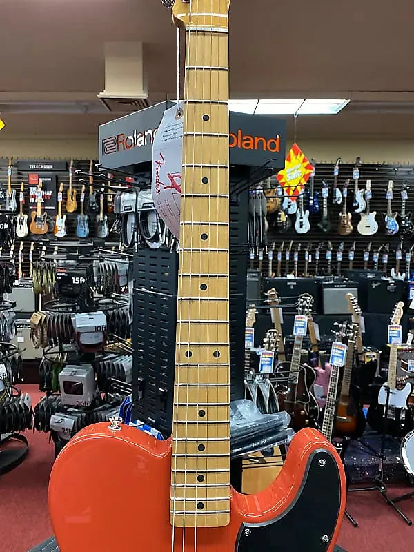 FENDER NOVENTA TELECASTER-FIESTA RED