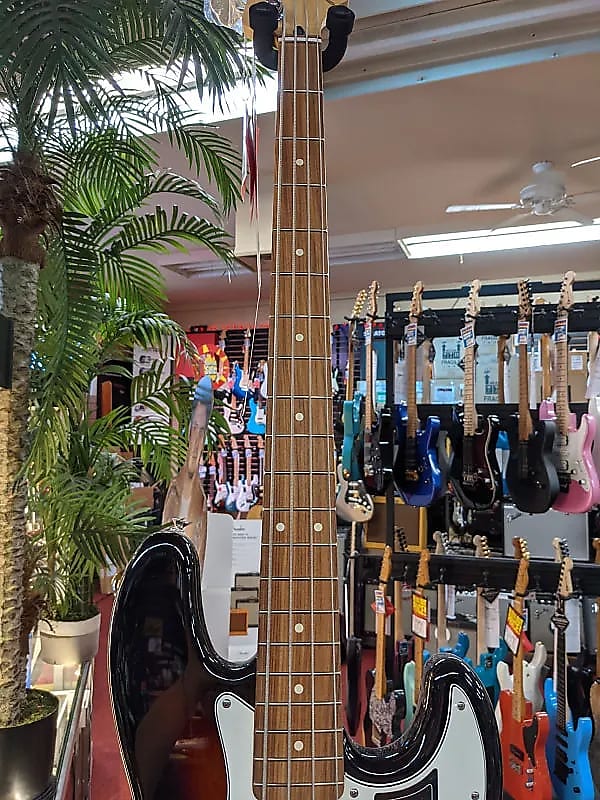 FENDER PLAYER JAZZ BASS 3 TONE SUNBURST