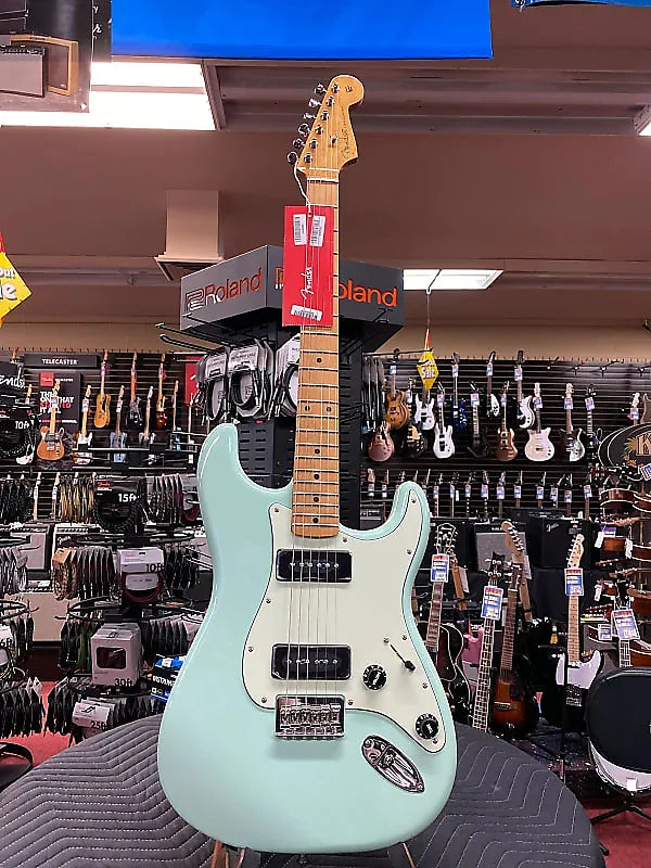 FENDER NOVENTA STRATOCASTER-SURF GREEN