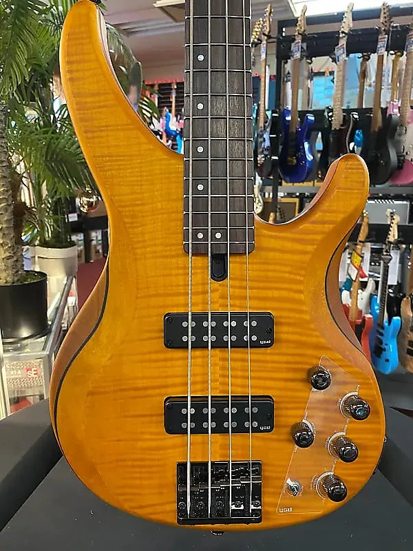 YAMAHA TRBX604 BASS FLAMED MAPLE TOP AMBER