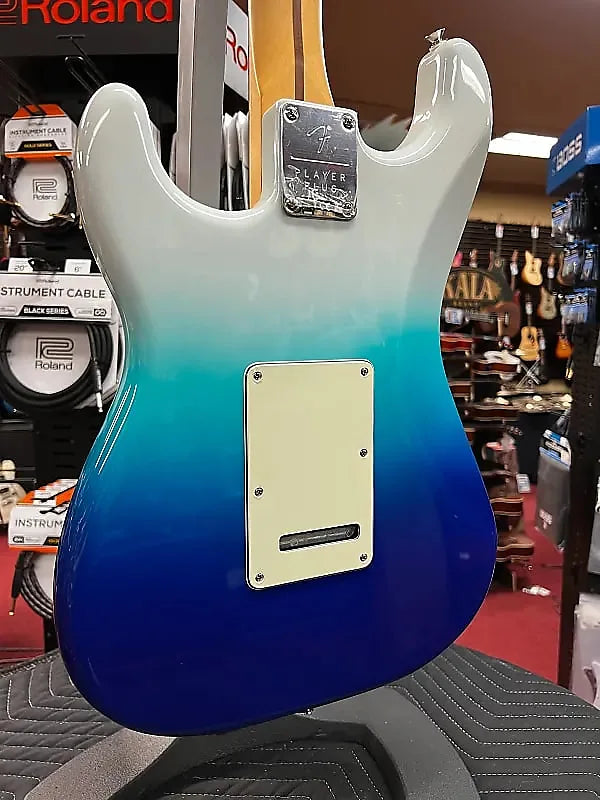 FENDER PLAYER PLUS STRATOCASTER HSS-BELAIR BLUE