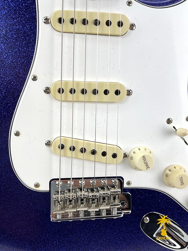 FENDER CUSTOM SHOP '63 STRATOCASTER JOURNEYMAN-PURPLE SPARKLE