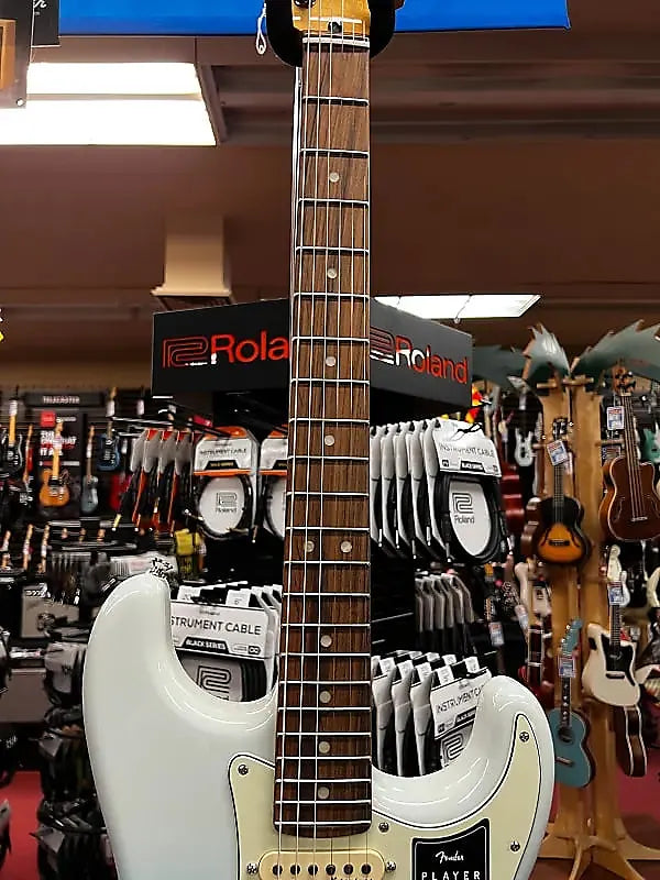 FENDER PLAYER PLUS STRATOCASTER HSS-BELAIR BLUE