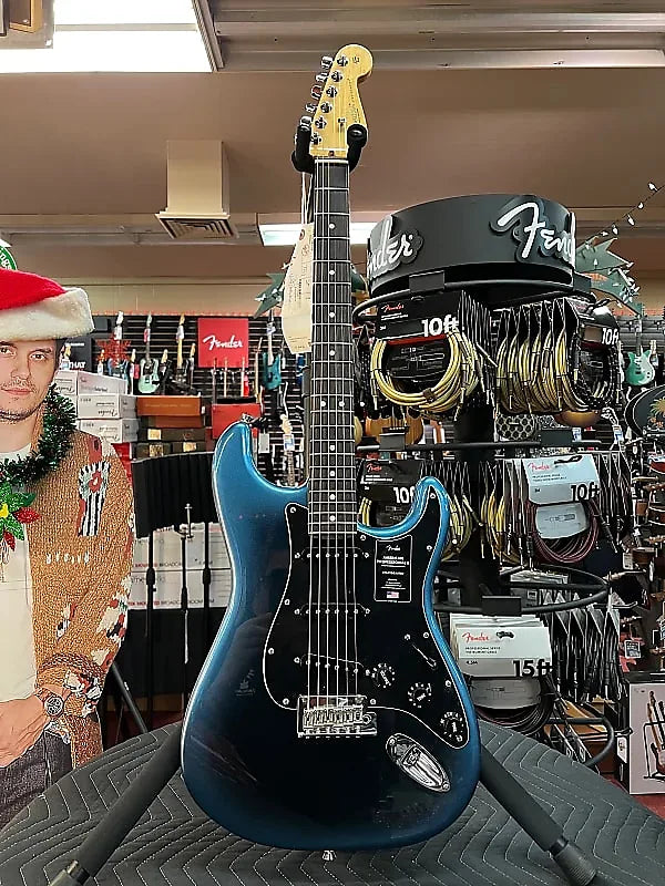 FENDER AMERICAN PROFESSIONAL II STRATOCASTER-DARK NIGHT
