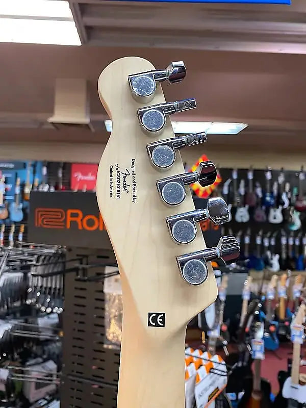 SQUIER AFFINITY SERIES TELECASTER-LAKE PLACID BLUE