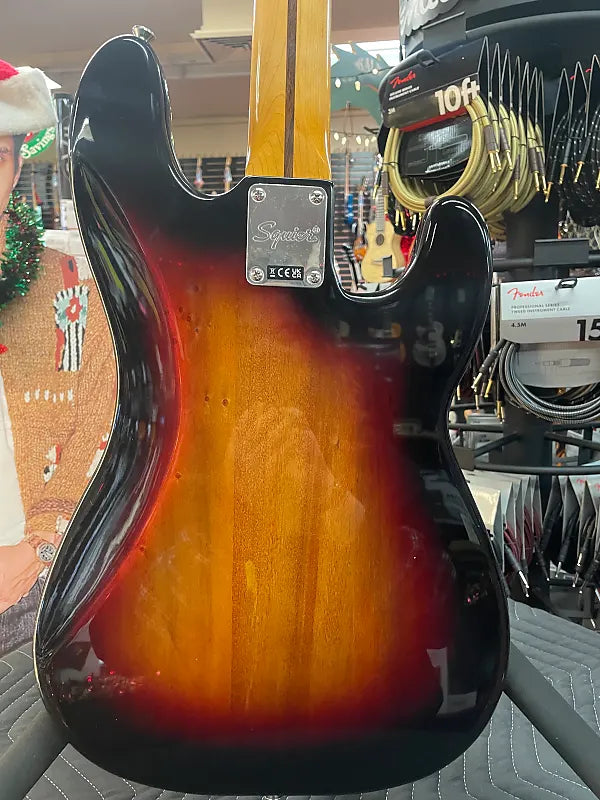 SQUIER CLASSIC VIBE '60S PRECISION BASS, LEFT-HANDED-3-COLOR SUNBURST